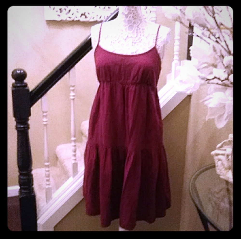 Darling wine-colored spaghetti strapped sundress - Picture 2 of 5